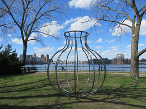 Maren Hassinger's Vessel (Socrates Sculpture Park, 2022)