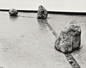 Lee Ufan's Relatum (photo by the artist, National Museum of Modern Art, Kyoto, 1969)