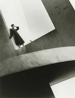 Martin Munkacsi's Woman on Electrical Productions Building, NY World's Fair (Howard Greenberg gallery, 1938)